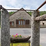 De France 6 Personnes A Pierrefiche Pierrefiche (Lozere)