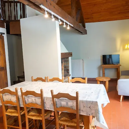 De France 6 Personnes A Pierrefiche Pierrefiche (Lozere)